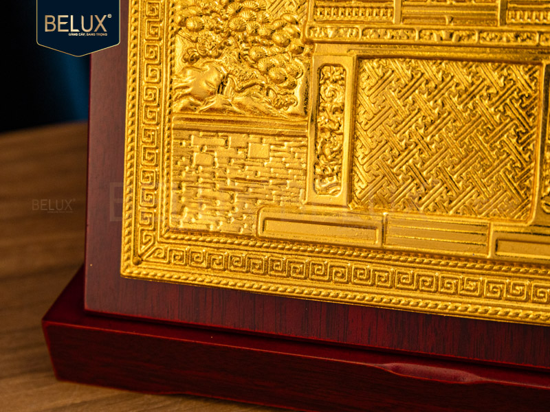 Hộp gỗ mặt vuông Khuê Văn Các bằng đồng 23x23cm mạ vàng 24k